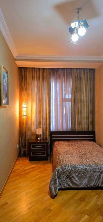 Kirayə verilir 3 otaqlı yeni tikili, 170 m², İçərişəhər m.-7