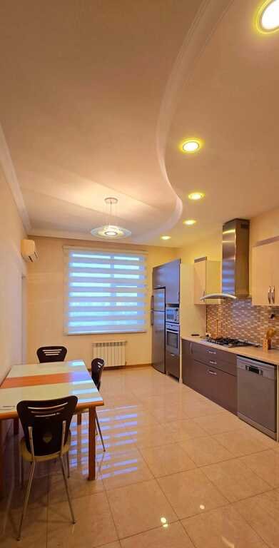 Kirayə verilir 3 otaqlı yeni tikili, 170 m², İçərişəhər m.-9