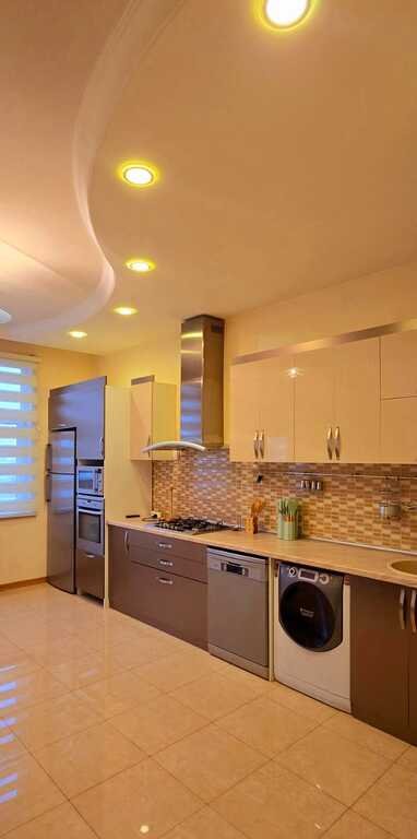 Kirayə verilir 3 otaqlı yeni tikili, 170 m², İçərişəhər m.-10