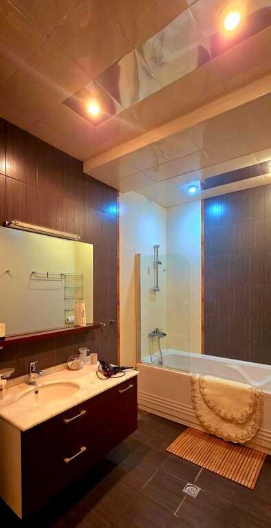 Kirayə verilir 3 otaqlı yeni tikili, 170 m², İçərişəhər m.-15