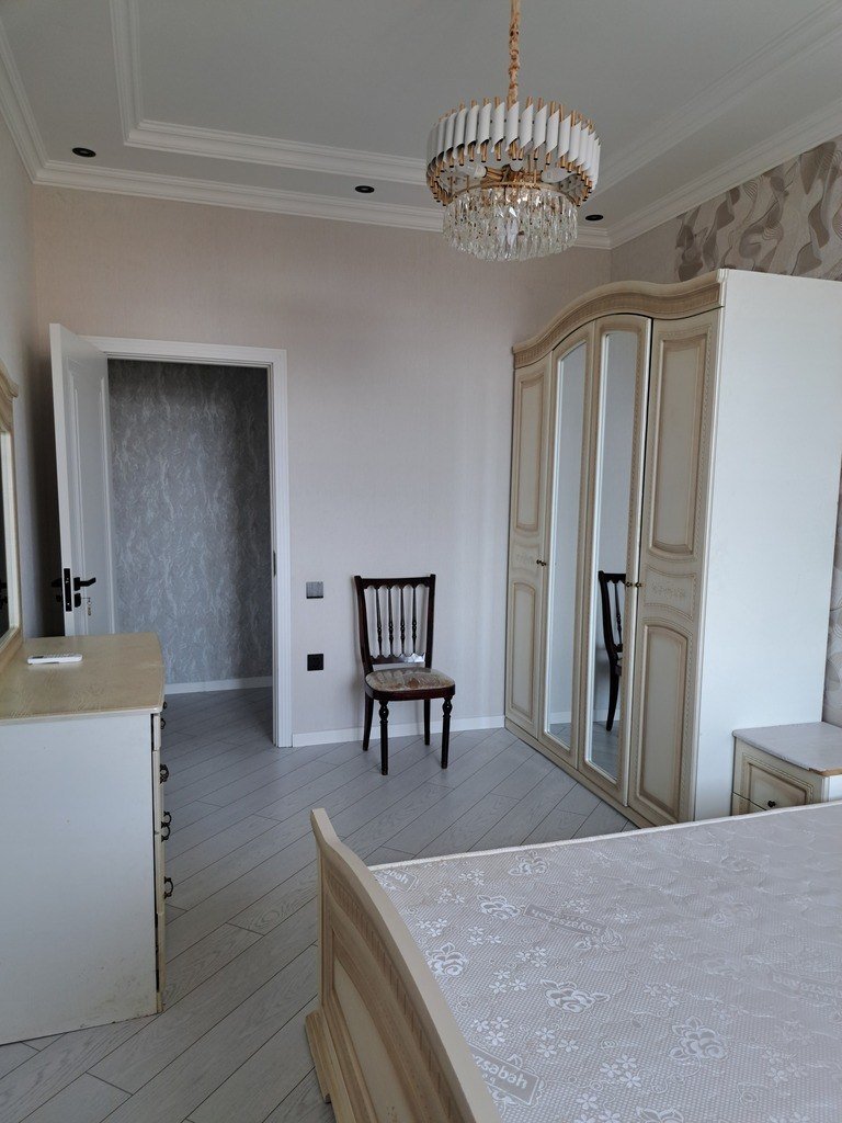 Kirayə verilir 3 otaqlı yeni tikili, 136 m², Qara Qarayev m.-2