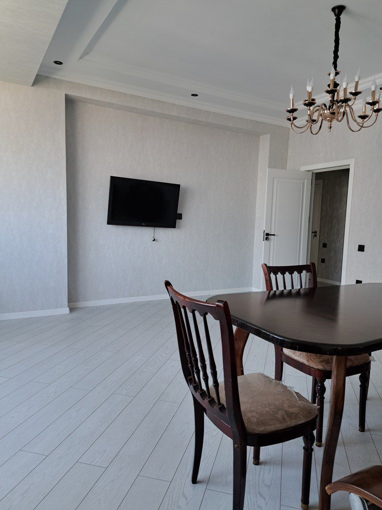 Kirayə verilir 3 otaqlı yeni tikili, 136 m², Qara Qarayev m.-5