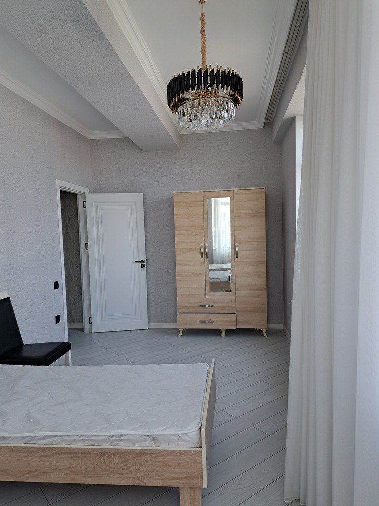 Kirayə verilir 3 otaqlı yeni tikili, 136 m², Qara Qarayev m.-6