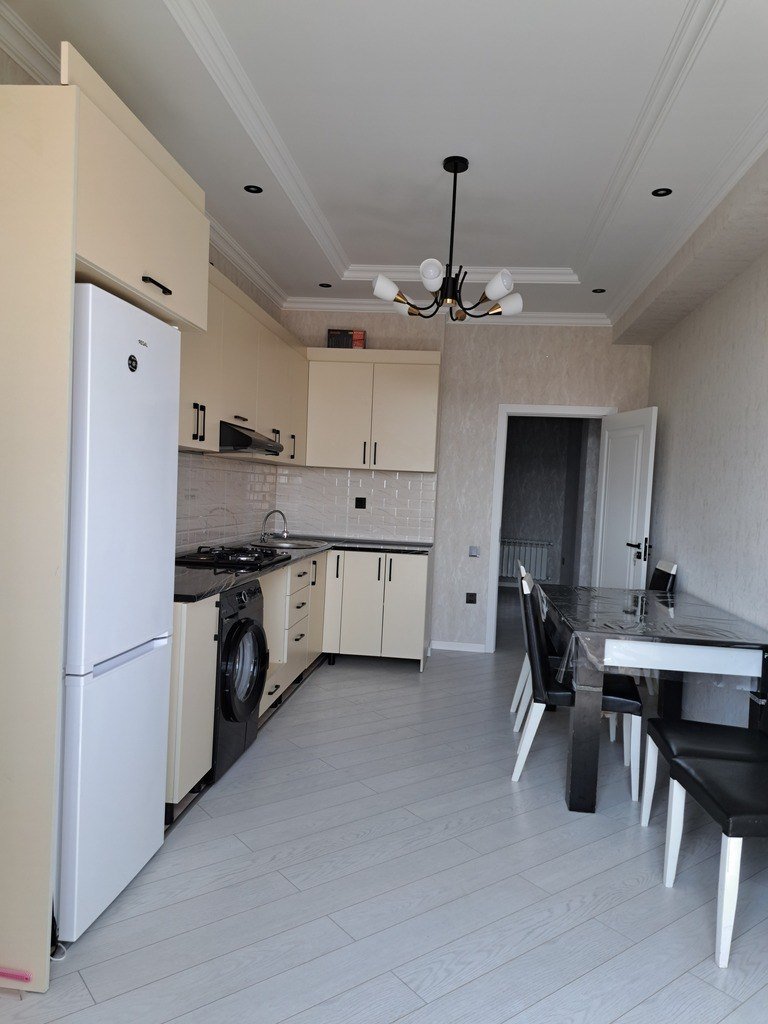 Kirayə verilir 3 otaqlı yeni tikili, 136 m², Qara Qarayev m.-7