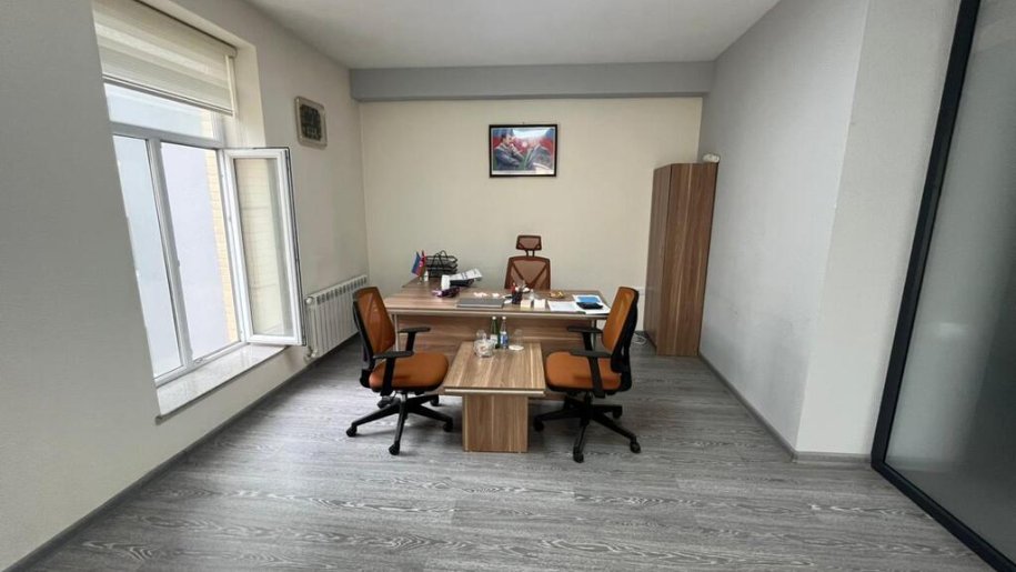 80 m<sup>2</sup> ofis icarəyə verilir, Nəriman Nərimanov m.-1