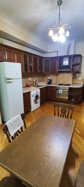 Kirayə verilir 3 otaqlı yeni tikili, 135 m², İçərişəhər m.-18
