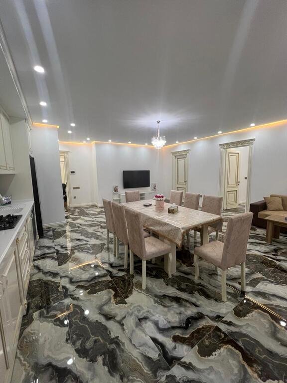 Kirayə verilir 4 otaqlı yeni tikili, 148 m², 8 noyabr-3