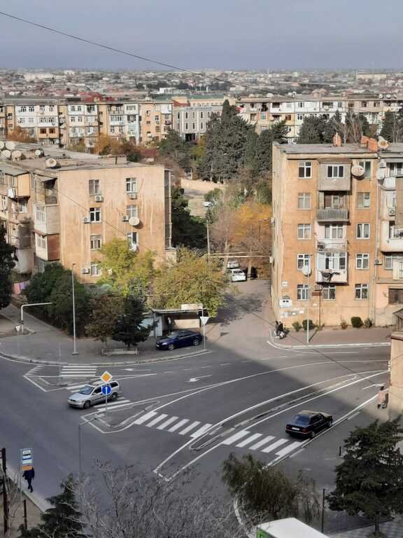 Satılır 5 otaqlı köhnə tikili, 100 m², Koroğlu m.-17