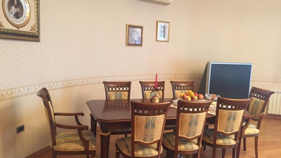 Satılır 5 otaqlı yeni tikili, 220 m², 28 May m.-1
