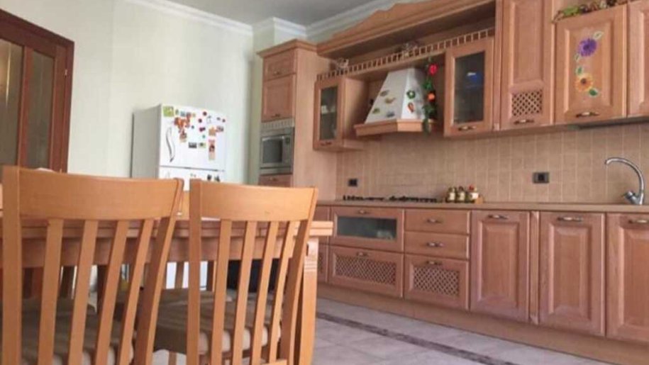 Satılır 5 otaqlı yeni tikili, 220 m², 28 May m.-4