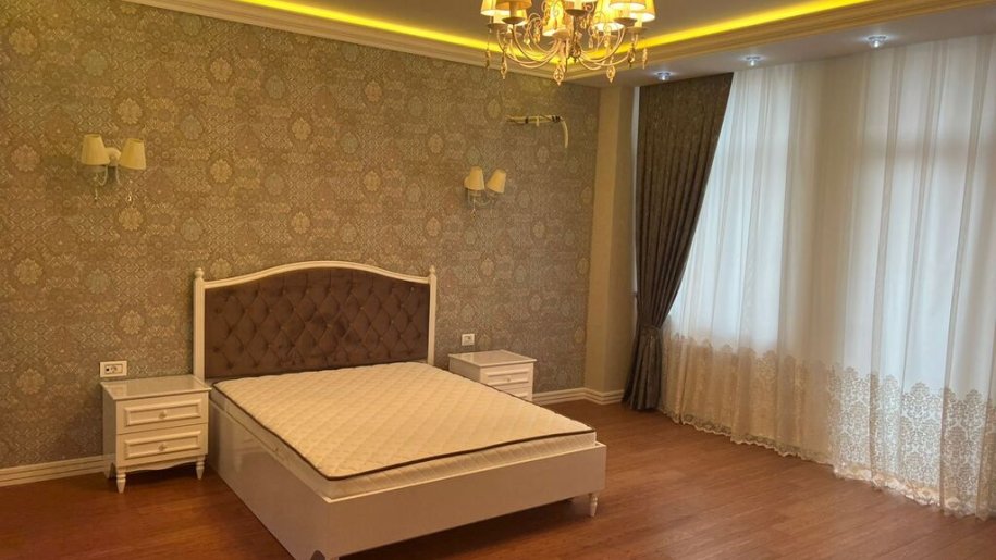 Kirayə verilir 4 otaqlı yeni tikili, 180 m², Elmlər Akademiyası m.-12