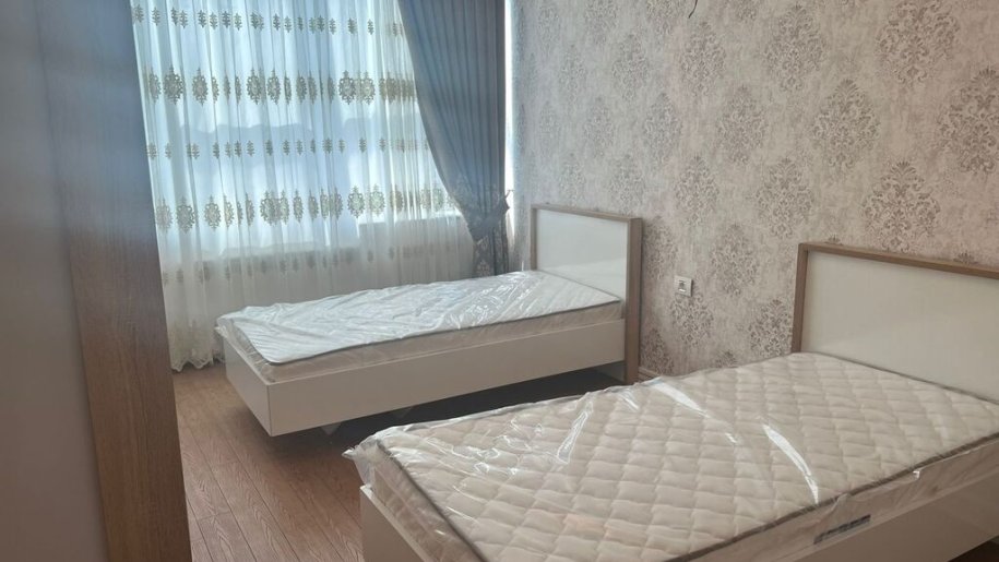 Kirayə verilir 4 otaqlı yeni tikili, 180 m², Elmlər Akademiyası m.-17