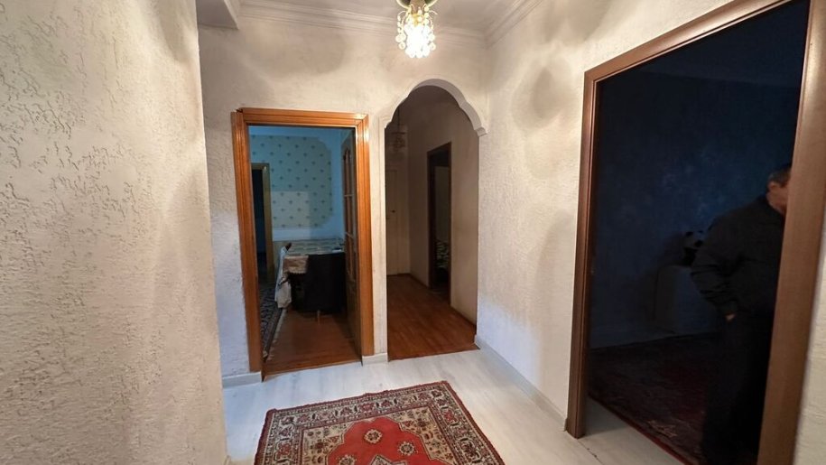 Satılır 5 otaqlı köhnə tikili, 100 m², Xalqlar dostluğu m.-11