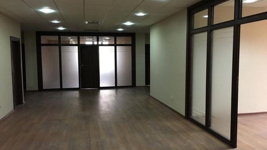 325 m<sup>2</sup> ofis icarəyə verilir, Nəriman Nərimanov m.-1