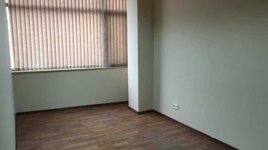 325 m<sup>2</sup> ofis icarəyə verilir, Nəriman Nərimanov m.-8