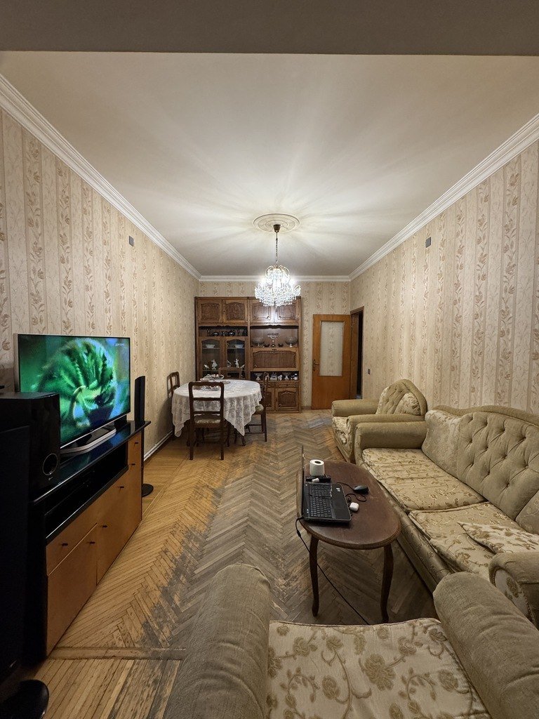 Satılır 4 otaqlı köhnə tikili, 101 m², Azadlıq Prospekti m.-2