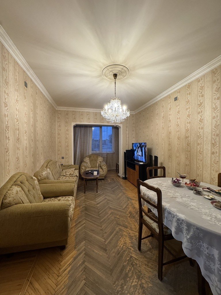 Satılır 4 otaqlı köhnə tikili, 101 m², Azadlıq Prospekti m.-4