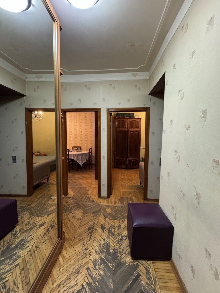 Satılır 4 otaqlı köhnə tikili, 101 m², Azadlıq Prospekti m.-5