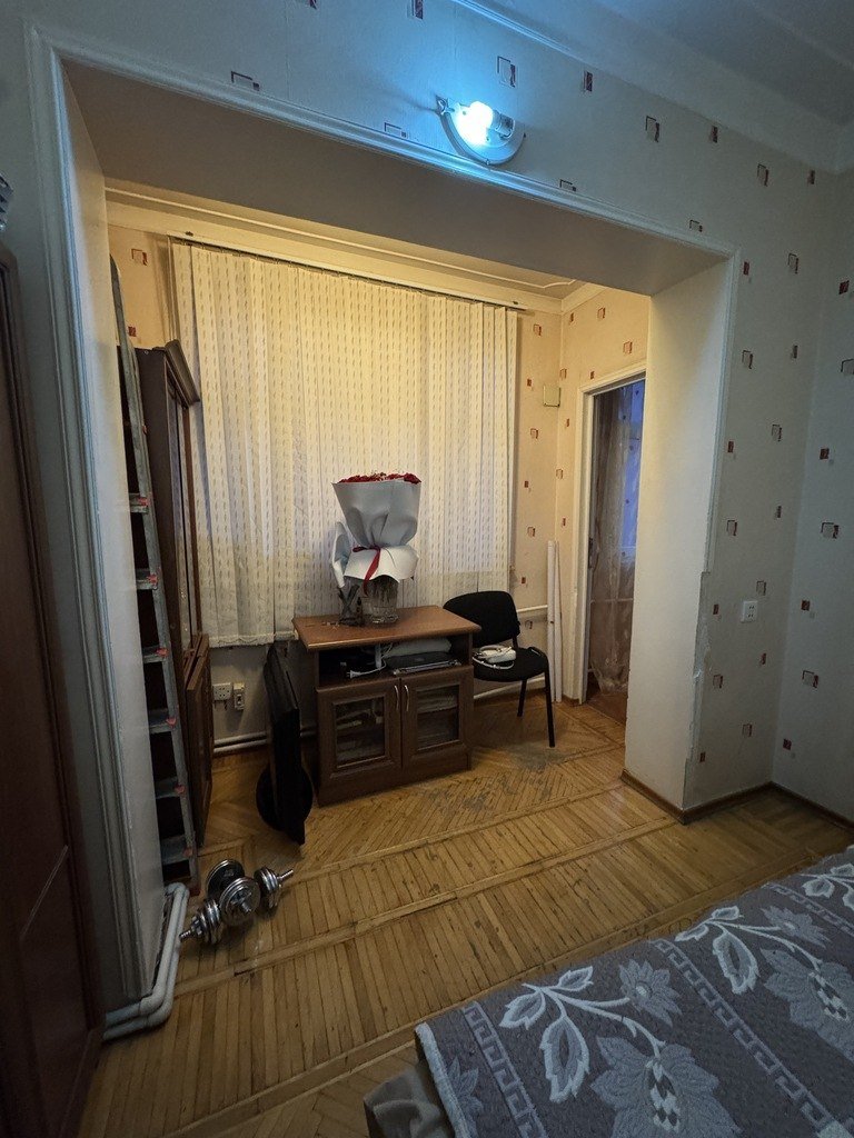 Satılır 4 otaqlı köhnə tikili, 101 m², Azadlıq Prospekti m.-14