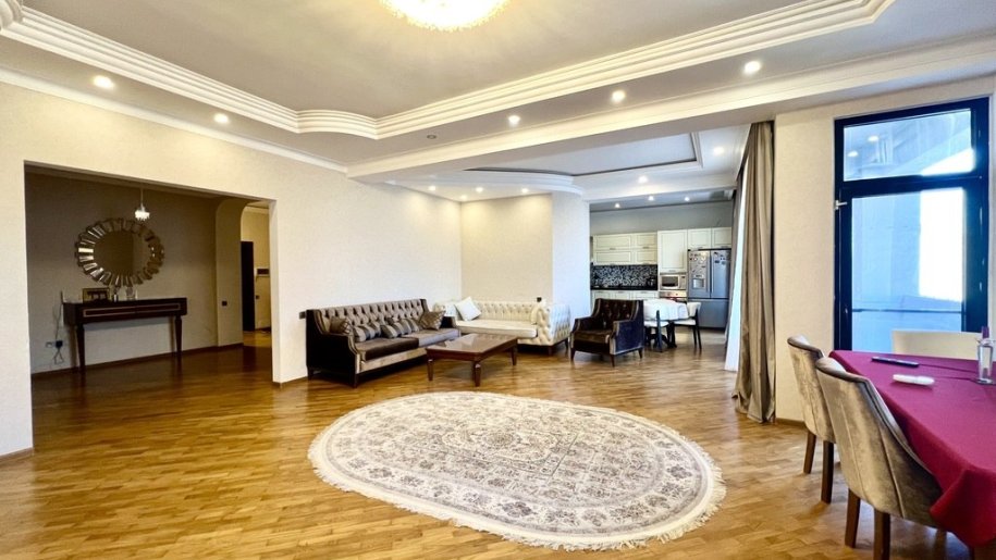 Satılır 5 otaqlı yeni tikili, 206 m², Gənclik m.-3