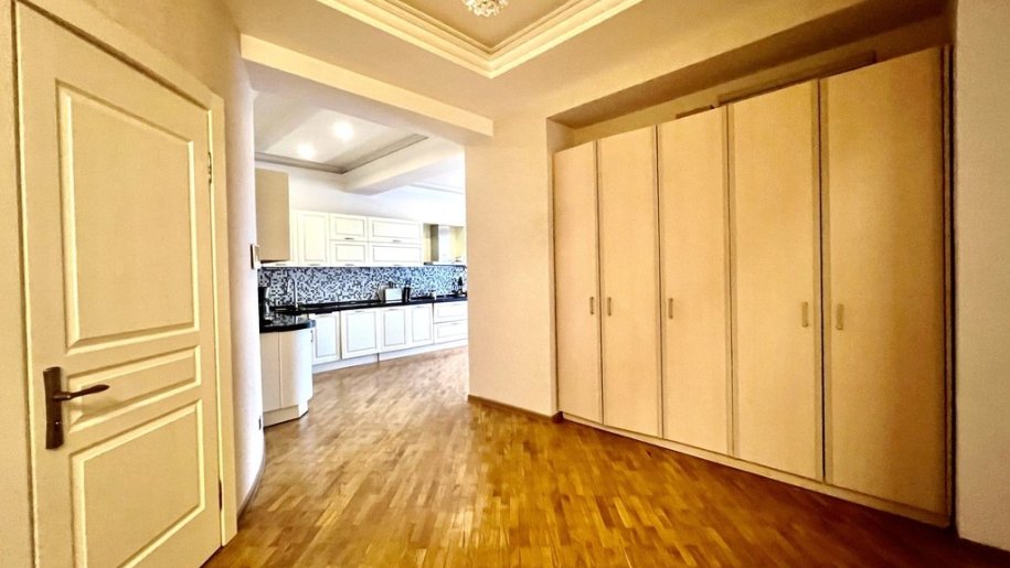 Satılır 5 otaqlı yeni tikili, 206 m², Gənclik m.-10