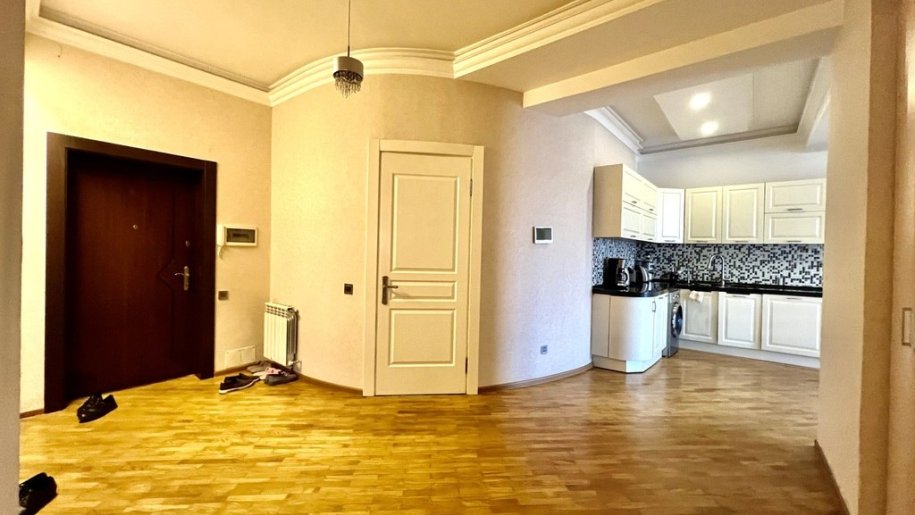 Satılır 5 otaqlı yeni tikili, 206 m², Gənclik m.-11