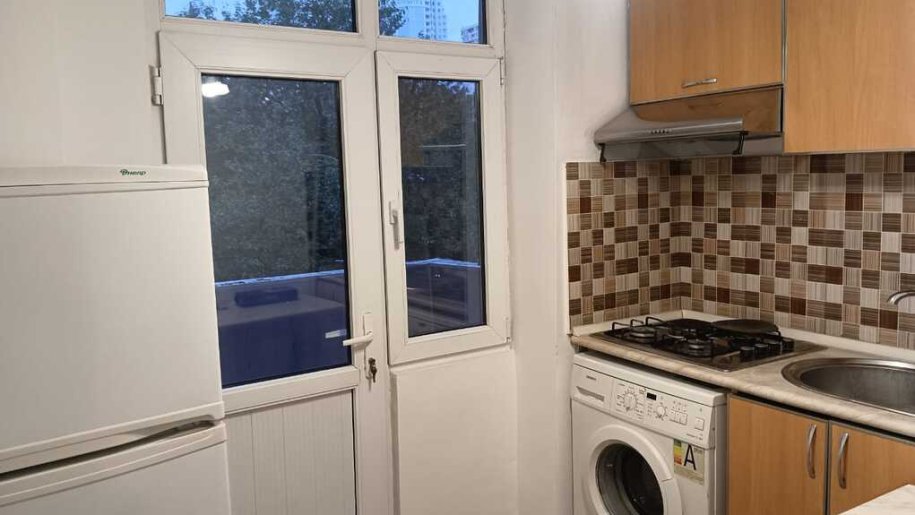 Satılır 1 otaqlı köhnə tikili, 29 m², Elmlər Akademiyası m.-12