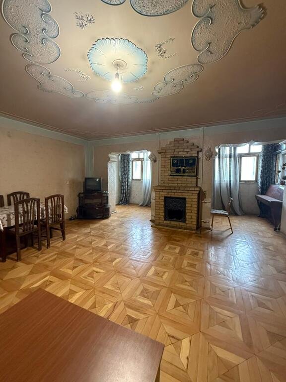 Satılır 4 otaqlı köhnə tikili, 105 m², Neftçilər m.-1