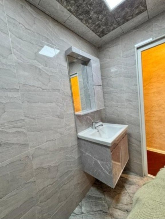 Satılır 2 otaqlı köhnə tikili, 60 m², Həzi Aslanov m.-7