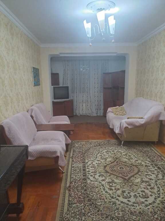 Kirayə verilir 2 otaqlı köhnə tikili, 67 m², Bakıxanov (Razin)-2