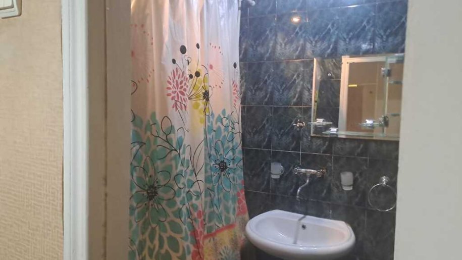 Kirayə verilir 2 otaqlı köhnə tikili, 67 m², Bakıxanov (Razin)-8
