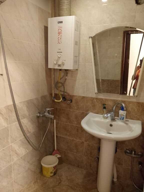 Satılır 2 otaqlı köhnə tikili, 50 m², Yasamal-5