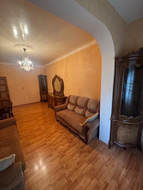Kirayə verilir 3 otaqlı köhnə tikili, 75 m², Memar Əcəmi m.-1