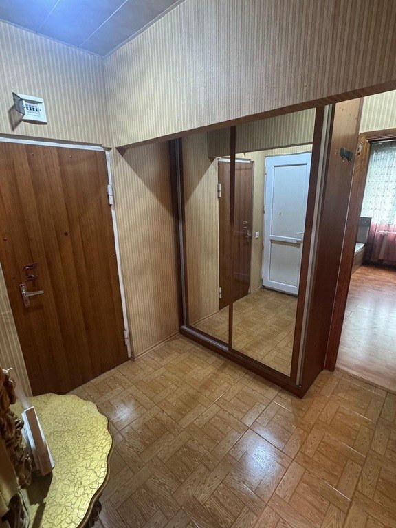 Kirayə verilir 3 otaqlı köhnə tikili, 75 m², Memar Əcəmi m.-5