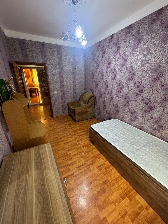 Kirayə verilir 3 otaqlı köhnə tikili, 75 m², Memar Əcəmi m.-13