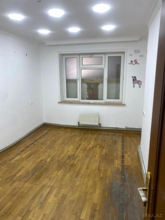 140 m<sup>2</sup> ofis icarəyə verilir, Elmlər Akademiyası m.-5