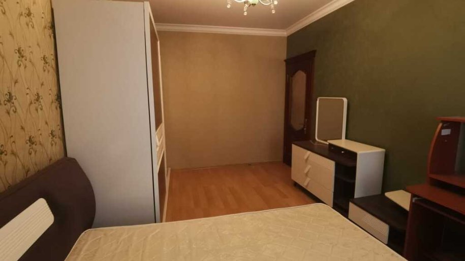 Kirayə verilir 5 otaqlı köhnə tikili, 120 m², Xalqlar dostluğu m.-5