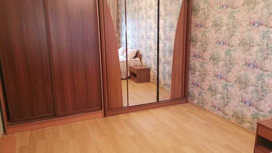 Kirayə verilir 5 otaqlı köhnə tikili, 120 m², Xalqlar dostluğu m.-15