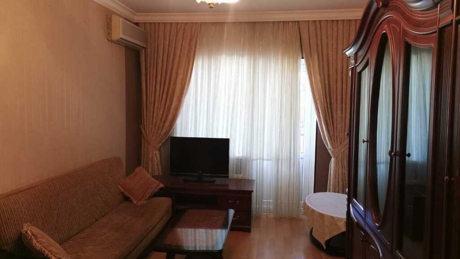Kirayə verilir 5 otaqlı köhnə tikili, 120 m², Xalqlar dostluğu m.-17