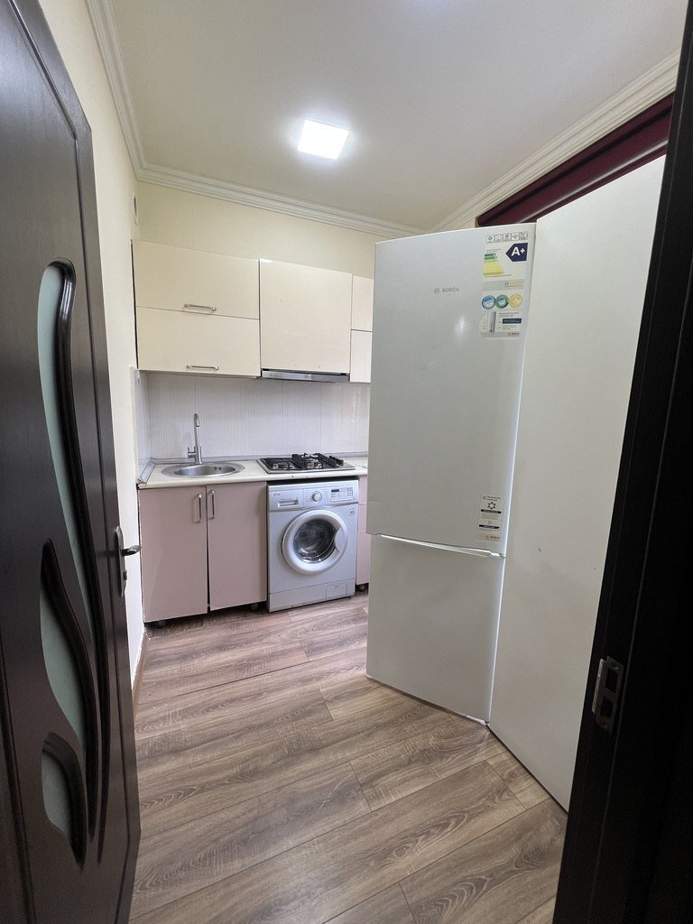 Satılır 2 otaqlı köhnə tikili, 58 m², 20 Yanvar m.-5