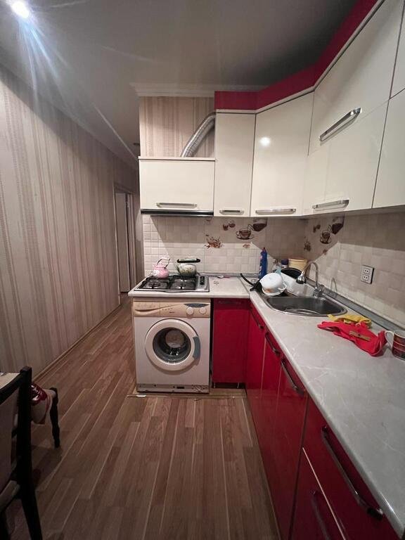 Kirayə verilir 3 otaqlı köhnə tikili, 72 m², Elmlər Akademiyası m.-1