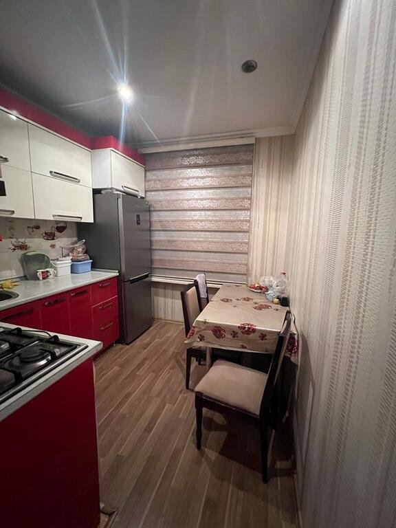Kirayə verilir 3 otaqlı köhnə tikili, 72 m², Elmlər Akademiyası m.-3