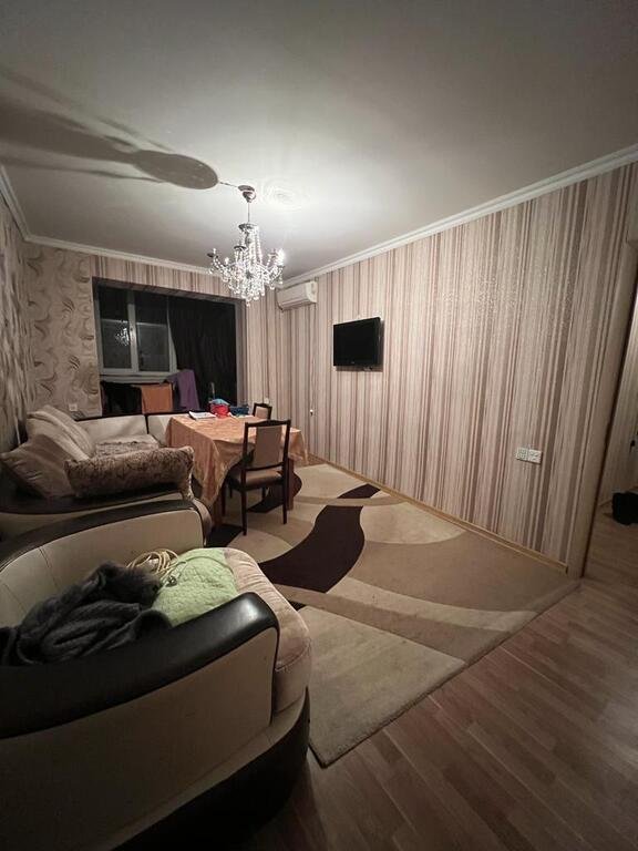 Kirayə verilir 3 otaqlı köhnə tikili, 72 m², Elmlər Akademiyası m.-6