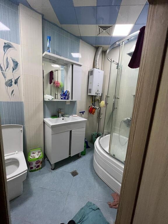 Kirayə verilir 3 otaqlı köhnə tikili, 72 m², Elmlər Akademiyası m.-8