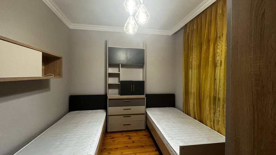Kirayə verilir 3 otaqlı köhnə tikili, 90 m², Xalqlar dostluğu m.-4