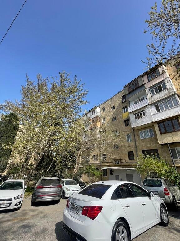 Satılır 3 otaqlı köhnə tikili, 100 m², Yasamal-1