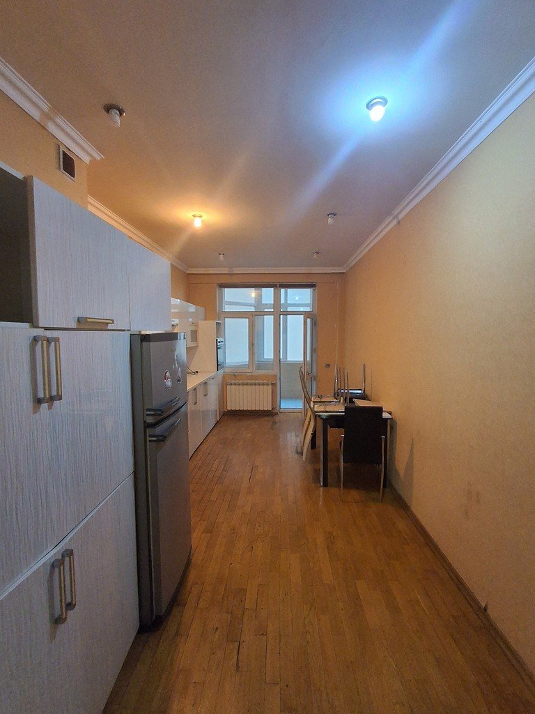 Satılır 3 otaqlı yeni tikili, 142 m², 8 noyabr-1