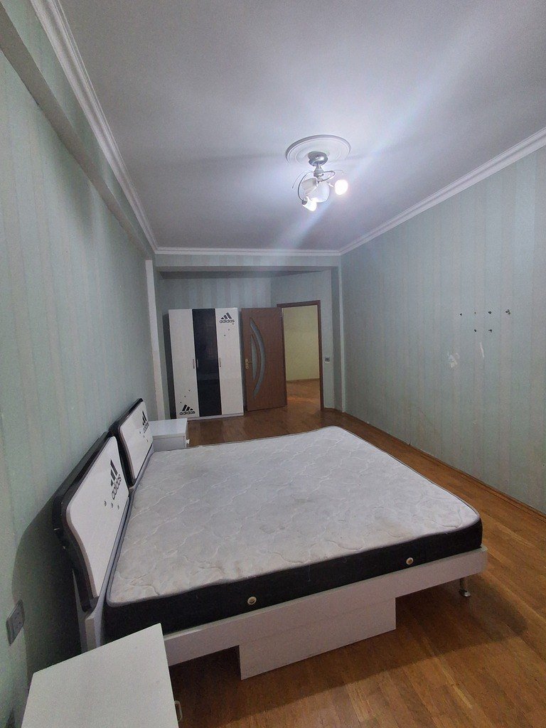 Satılır 3 otaqlı yeni tikili, 142 m², 8 noyabr-9