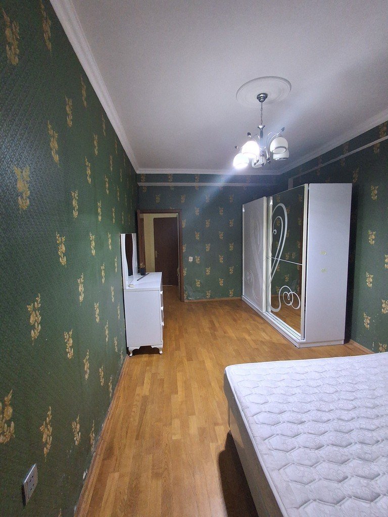 Satılır 3 otaqlı yeni tikili, 142 m², 8 noyabr-11