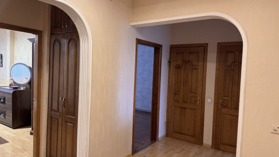 Kirayə verilir 4 otaqlı köhnə tikili, 100 m², Neftçilər m.-7